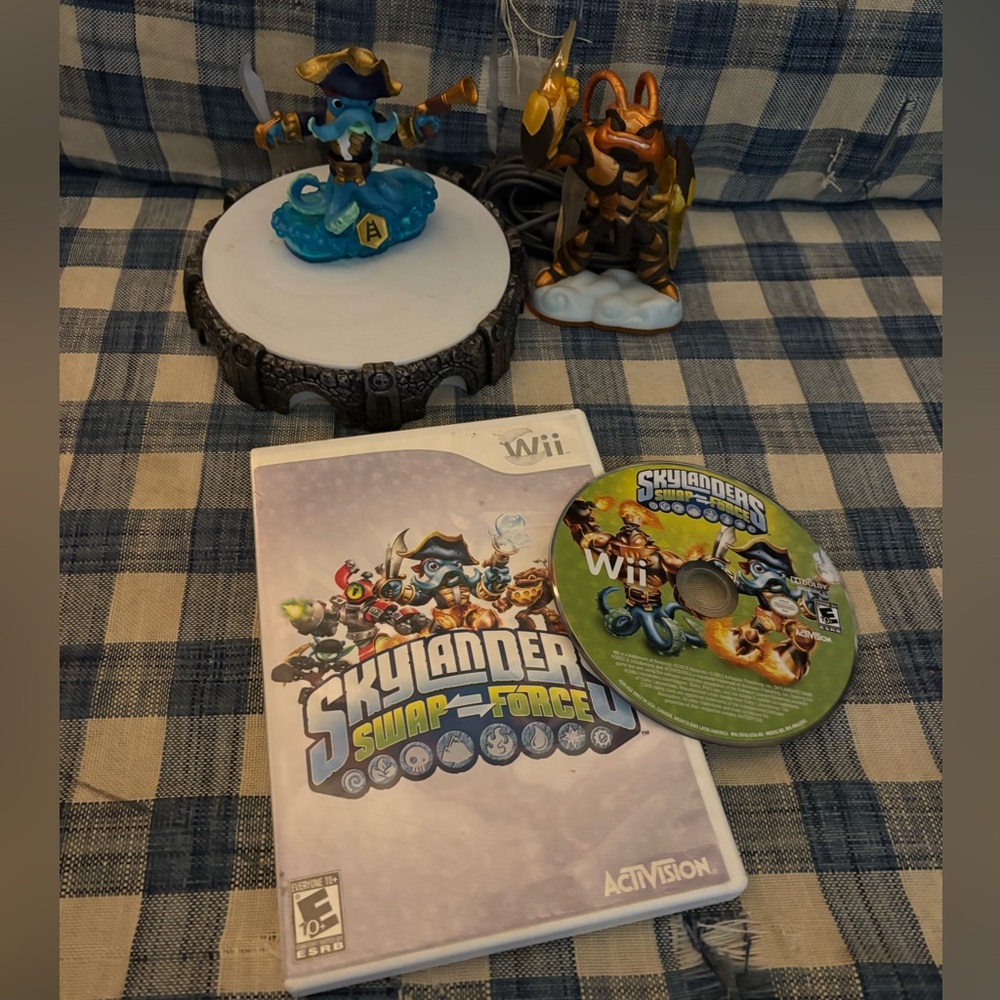 Skylanders swap force starter kit for Nintendo Wii